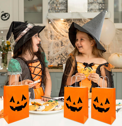 100 Pieces Halloween Pumpkin Gift Bags Trick or Treat Kraft Paper Candy Goodie Bags with Handle for Halloween Party Favors Supplies