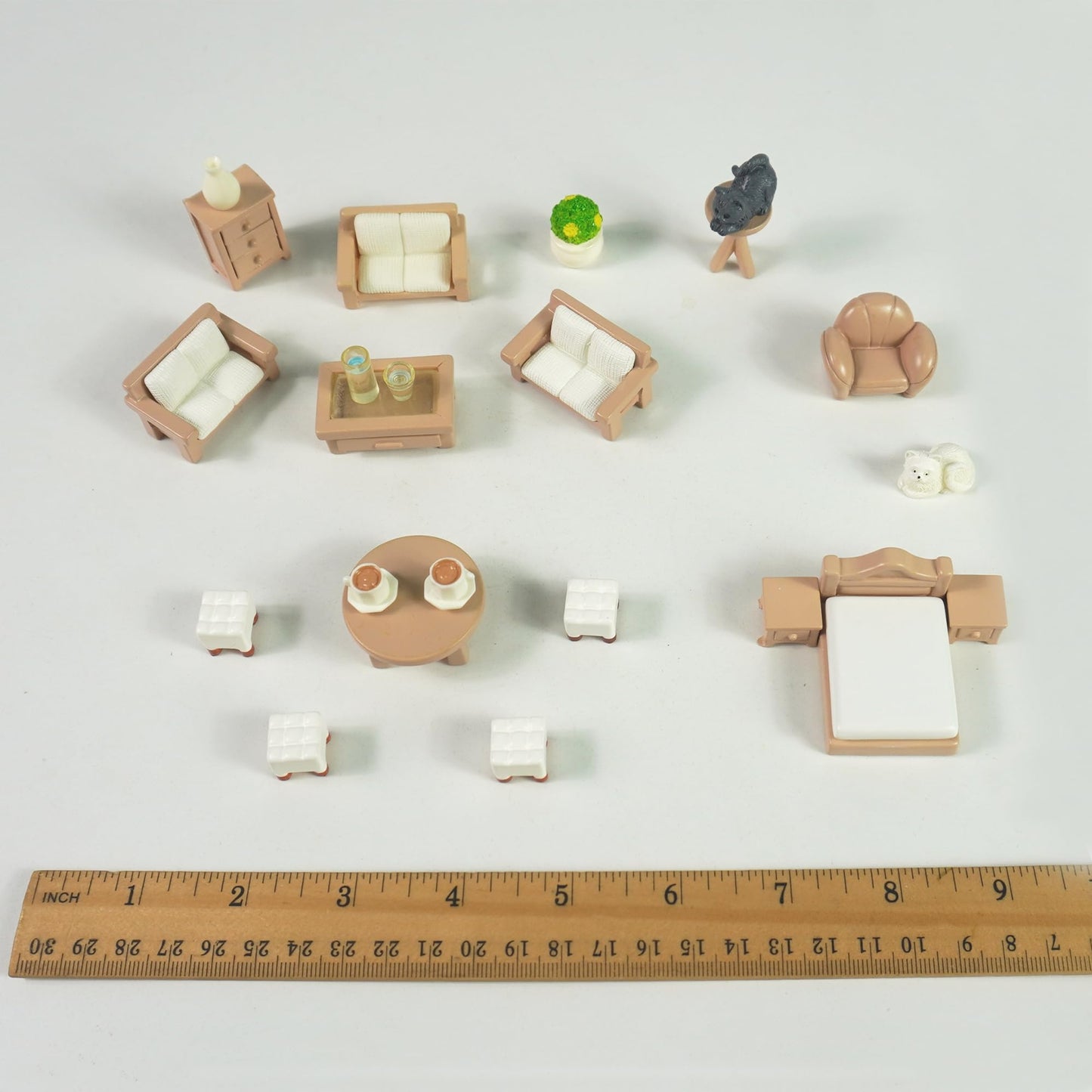 23 Pieces Dollhouse Mini Furniture Decoration Set DIY Accessories Including Dining Room Sitting Living Bedroom Toys for Baby Children Girls