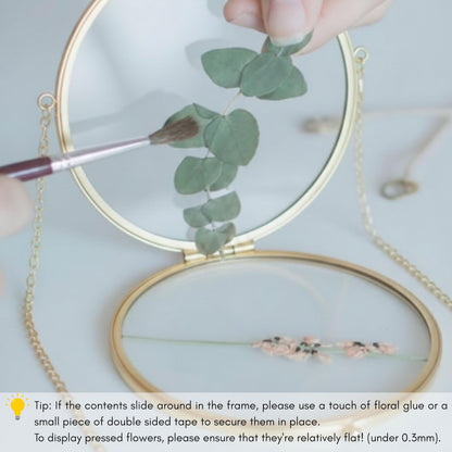 Beedecor Round Pressed Flower Glass Frame with Hanging Chain – Real Dried Flowers Arranged in Crescent Shape | Double Glass Floating Frame Wall Décor | Boho Home & Gift Decoration