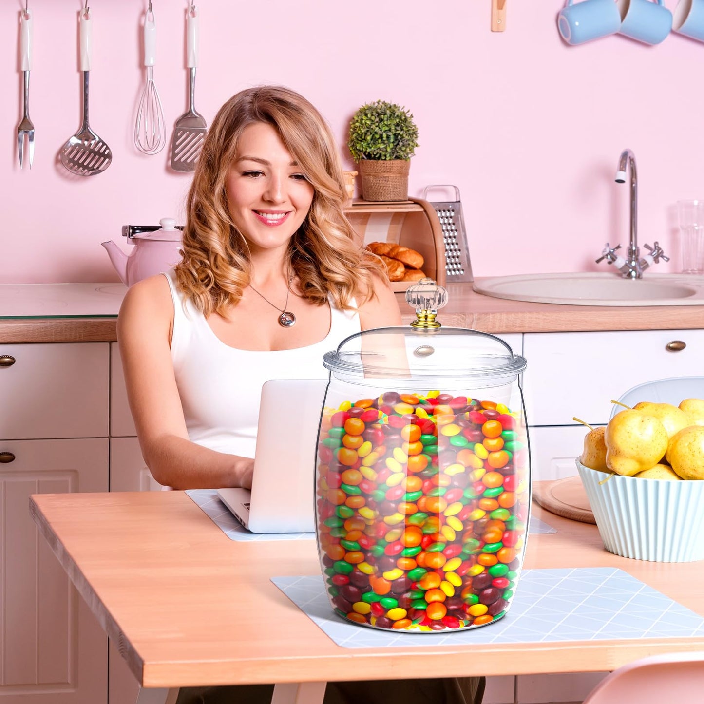 Nuogo Large Candy & Cookie Jar with Lid Plastic Apothecary Jars Large Food Storage Container Unbreakable Kitchen Storage Jar for Cookie, Candy, Snack and Dried Foods DIY Gift(1gallon/128oz)