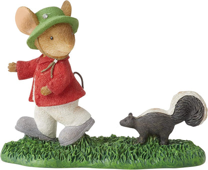 Enesco Tails with Heart Happy Camper Skunk Attack Miniature Figurine, 2.36 Inch, Multicolor