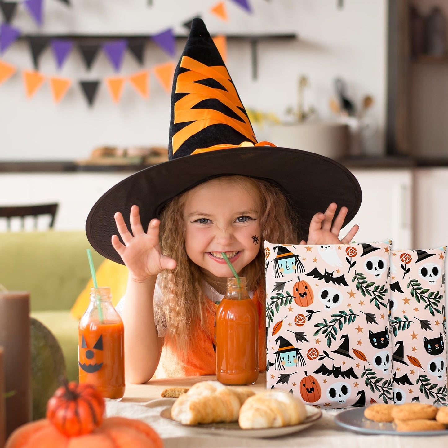 JarThenaAMCS 100Pcs Halloween Poly Mailers 10 x 13 Inch Spooky Ghost Pumpkin Packaging Bags Self Seal Mailing Envelope Bags for Small Business Clothing Gift