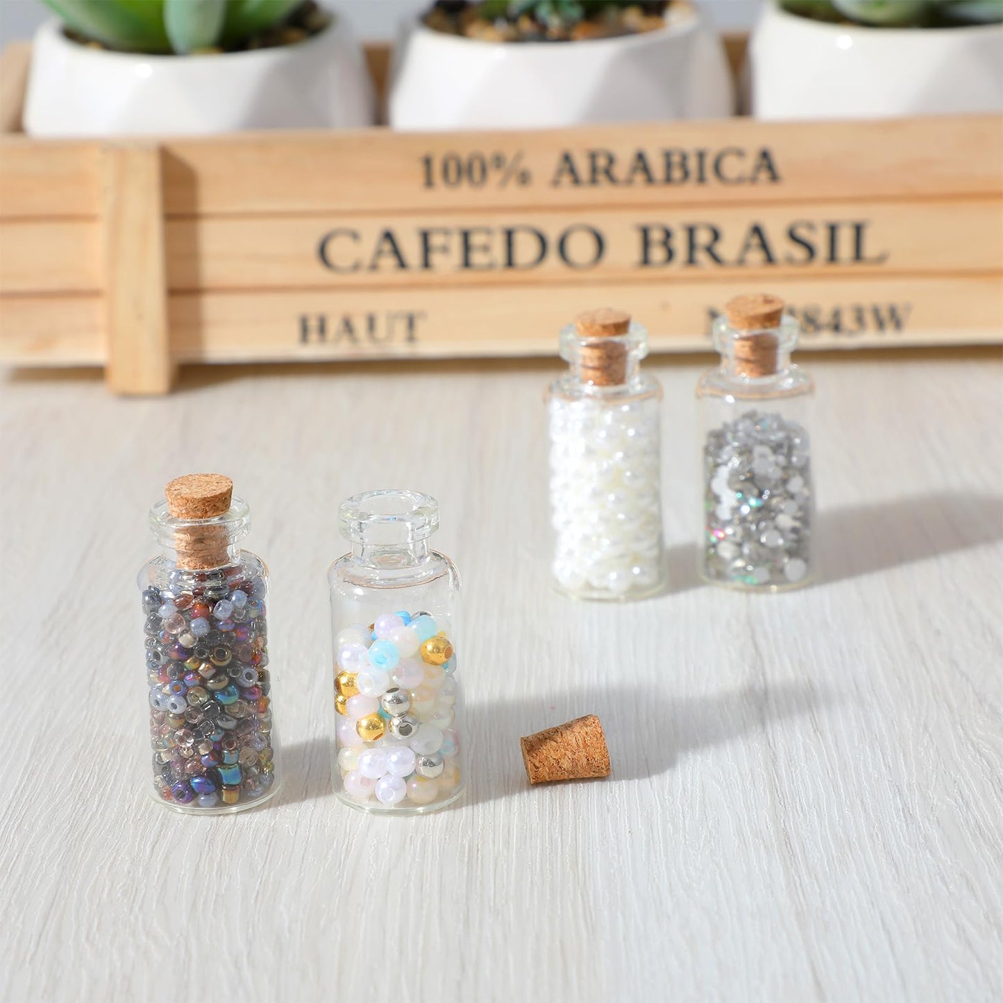 HOFURME 200 Pcs Tiny Jars with Cork Lids, 4ml Mini Glass Bottles with Cork - Clear Small Vials for DIY Crafts, Wedding Favors, Party Decorations, Spell Jars & Message Bottles