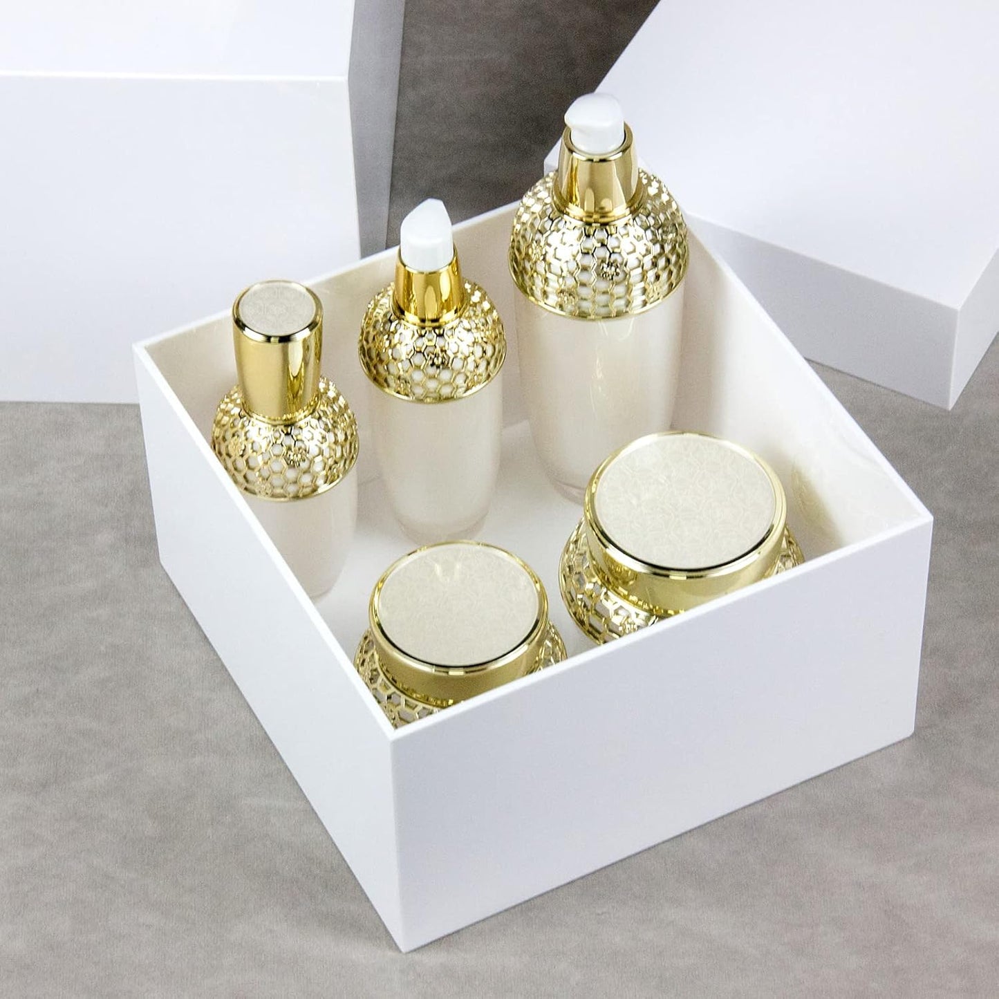 KCGANI 5 White Acrylic Cube Cupcake Dessert Display Stands, Sides Nesting Risers Boxes, Square Acrylic Table Decorate