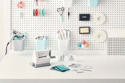 Sizzix Sidekick Starter Kit 661770 Portable Manual Die Cutting & Embossing Machine for Arts & Crafts, Scrapbooking & Cardmaking, 6.35 cm Opening, 2.5" Opening, White