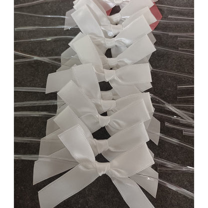 BeiLeiNiceHK 100 Pack White Twist Tie Bow, Pre Tied Bows,Christmas Satin Twist Tie Bows for Treat Bags,Packaging Bows for Candies and Apples, Pretied Ribbon Bows for DIY Decorations,Treat Bows