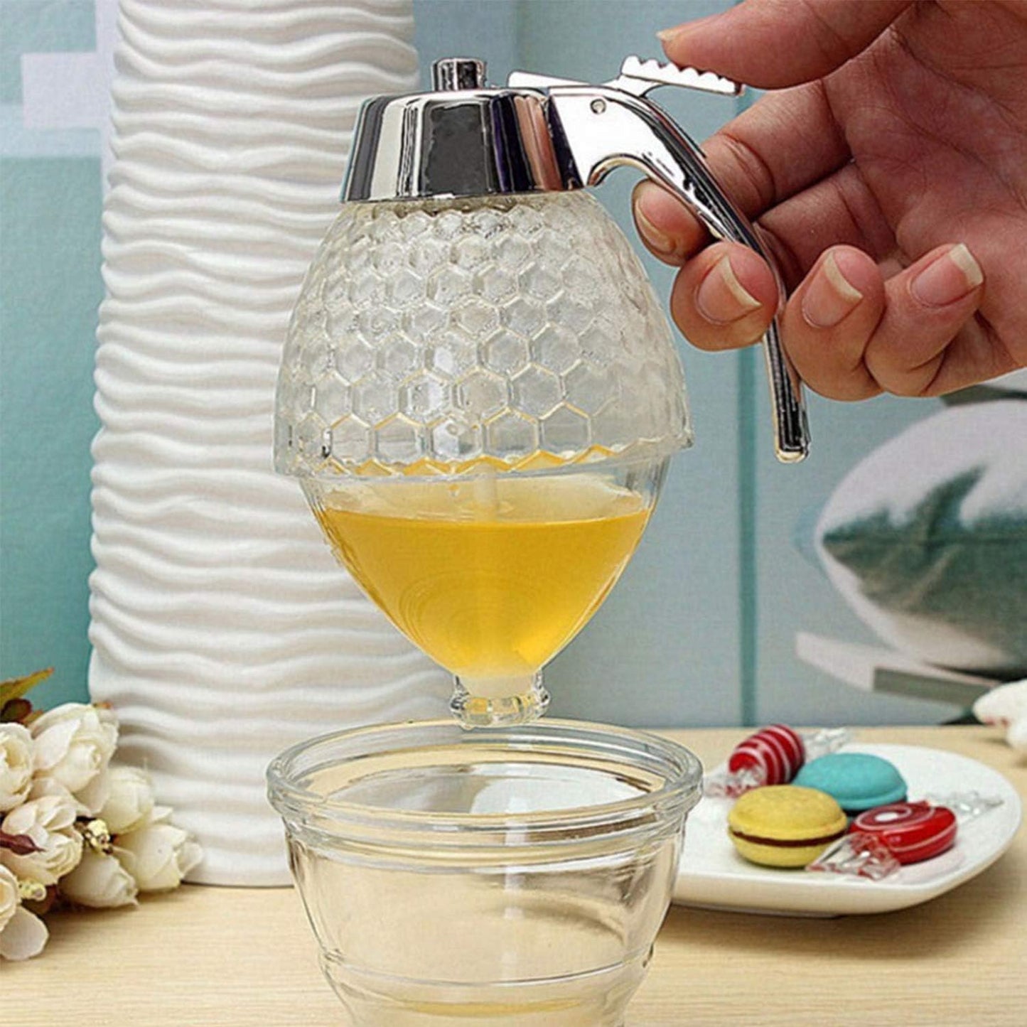 Squeeze Honey Dispenser, Plastic No Drip Maple Syrup Container, Juice Jar Bee Drip Dispenser, Honey Pot with Stand,