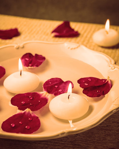 Treela 80 Pcs 1.73 Inch Unscented Floating Candles, Dripless Tealight Candles Home Decorations, Cute and Elegant Burning Candles for Wedding Vases Centerpieces Party Accessories (White)
