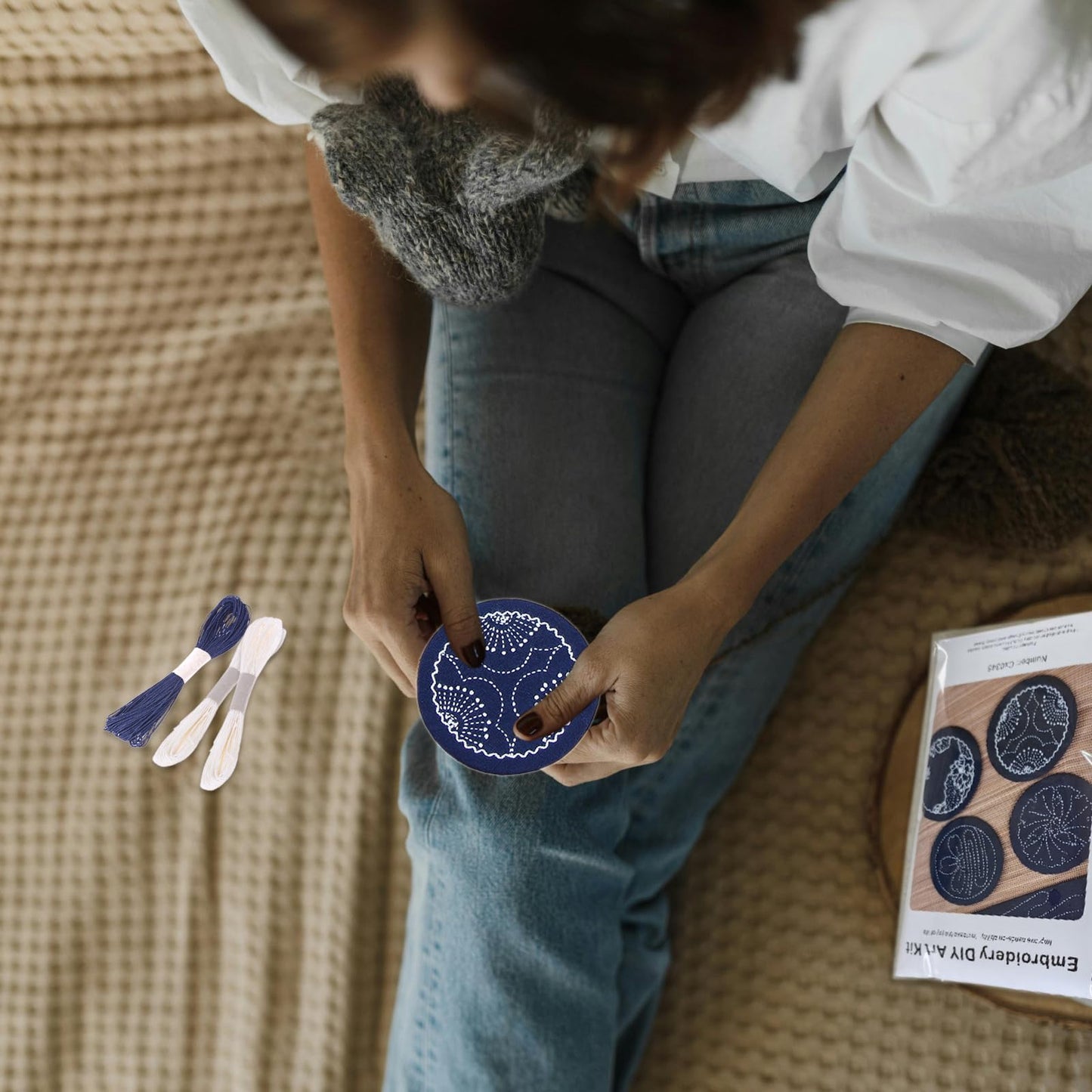 4 Set Sashiko Coasters DIY Kit with Pattern, Embroidery Starter Kit with Instructions for Beginners, Sashiko Kit, Round Sashiko Embroidery Coasters for Tea Table Home Decoration Housewarming Gift