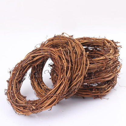 KUKLIPJIM 25 Pieces 4.72 Inch Natural Grapevine Wreath, Small Grapevine Wreaths, Vine Branch Wreath, for Christmas, Weddings, DIY Crafts, Parties and Festive Holiday Ornaments