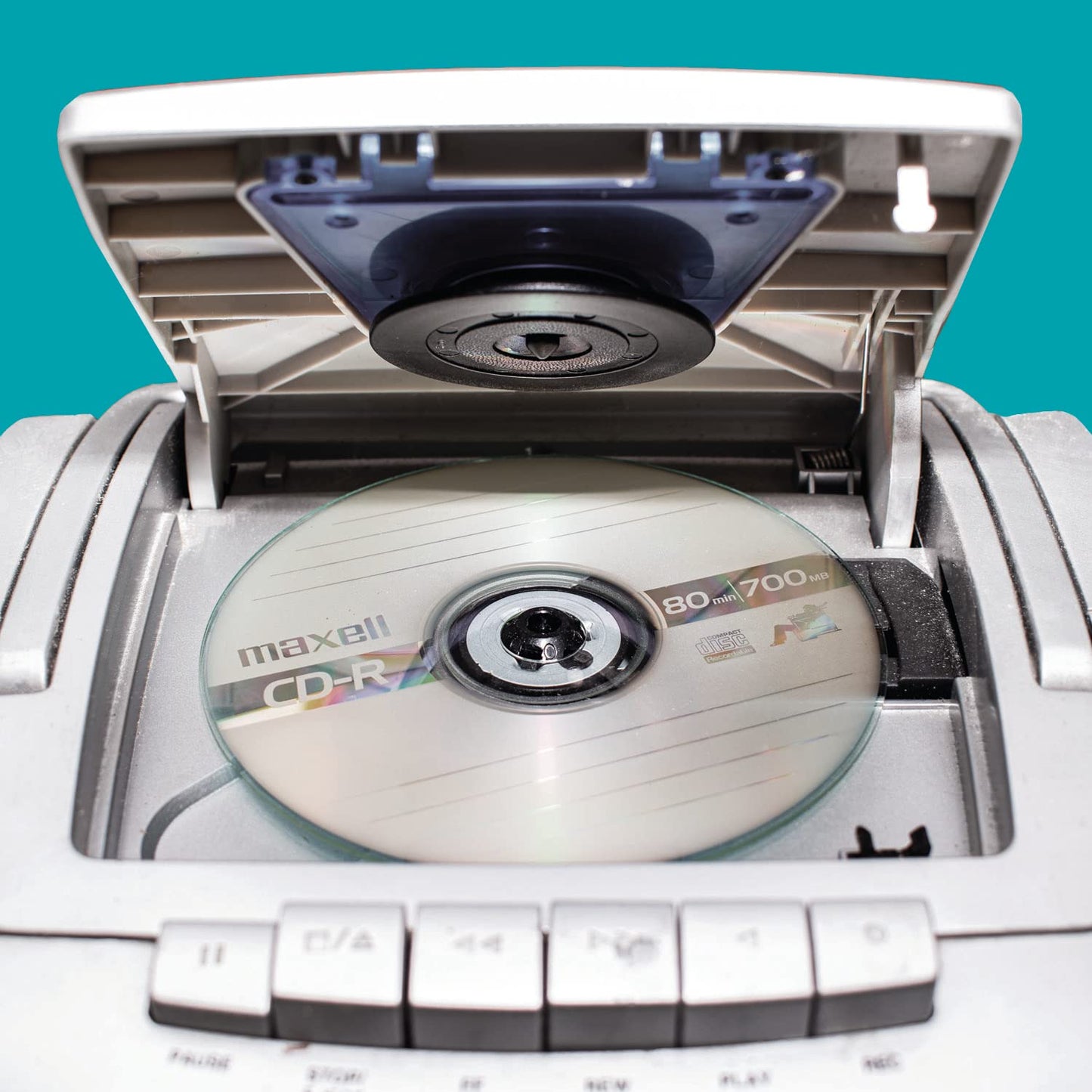 Maxell – MAX648210, CD Recordable Media - Noise-free Surface Playback CDs 700Mb Storage & Up to 48x - Blank CDs, CD Storage & Slim Jewel Case Holder – 10 Pack