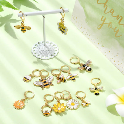 Stiesy 20 Pcs 20 Styles Bee Honeycomb Daisy Stitch Markers Enamel Crochet Stitch Marker Charms Removable Lobster Clasp Locking Stitch Marker for Knitting Weaving Sewing Quilting Handmade Jewelry