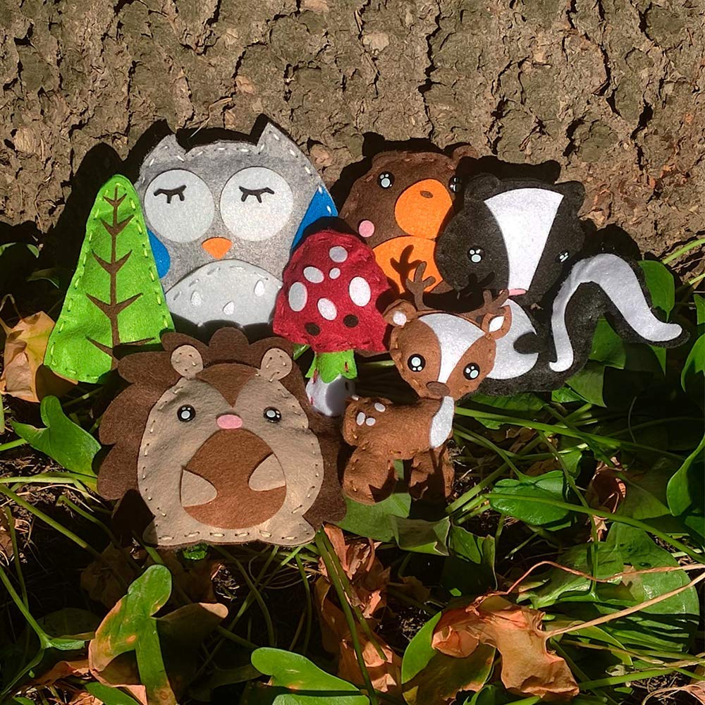 DeFieltro Sewing Kit for Kids - DIY Forest Animals Kids Sewing Kit for Beginners Ages 7-12, Educational Craft Kits with 7 Felt Figures, Safe Plastic Needles and Accessories