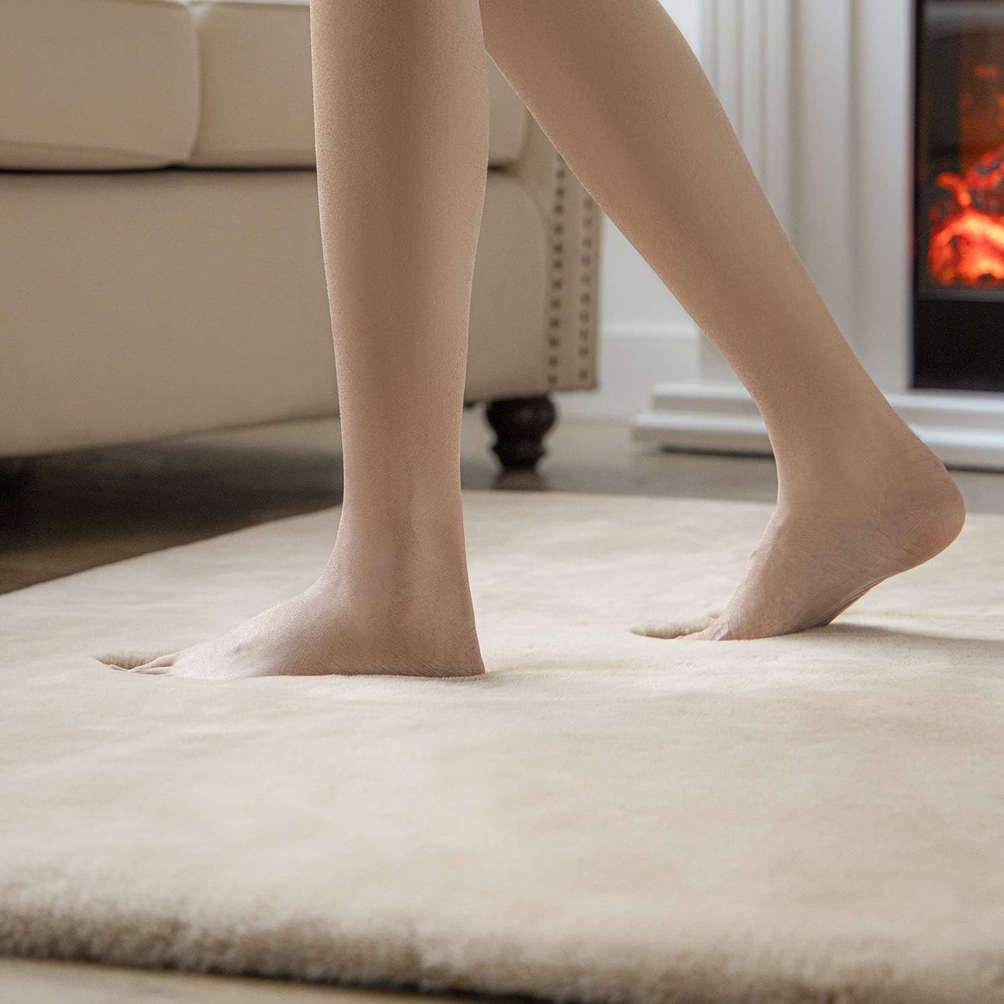 Ashler Ultra Soft Faux Rabbit Fur Rug, 3 x 3 Feet Round, Beige, Machine Washable Nursery Decor