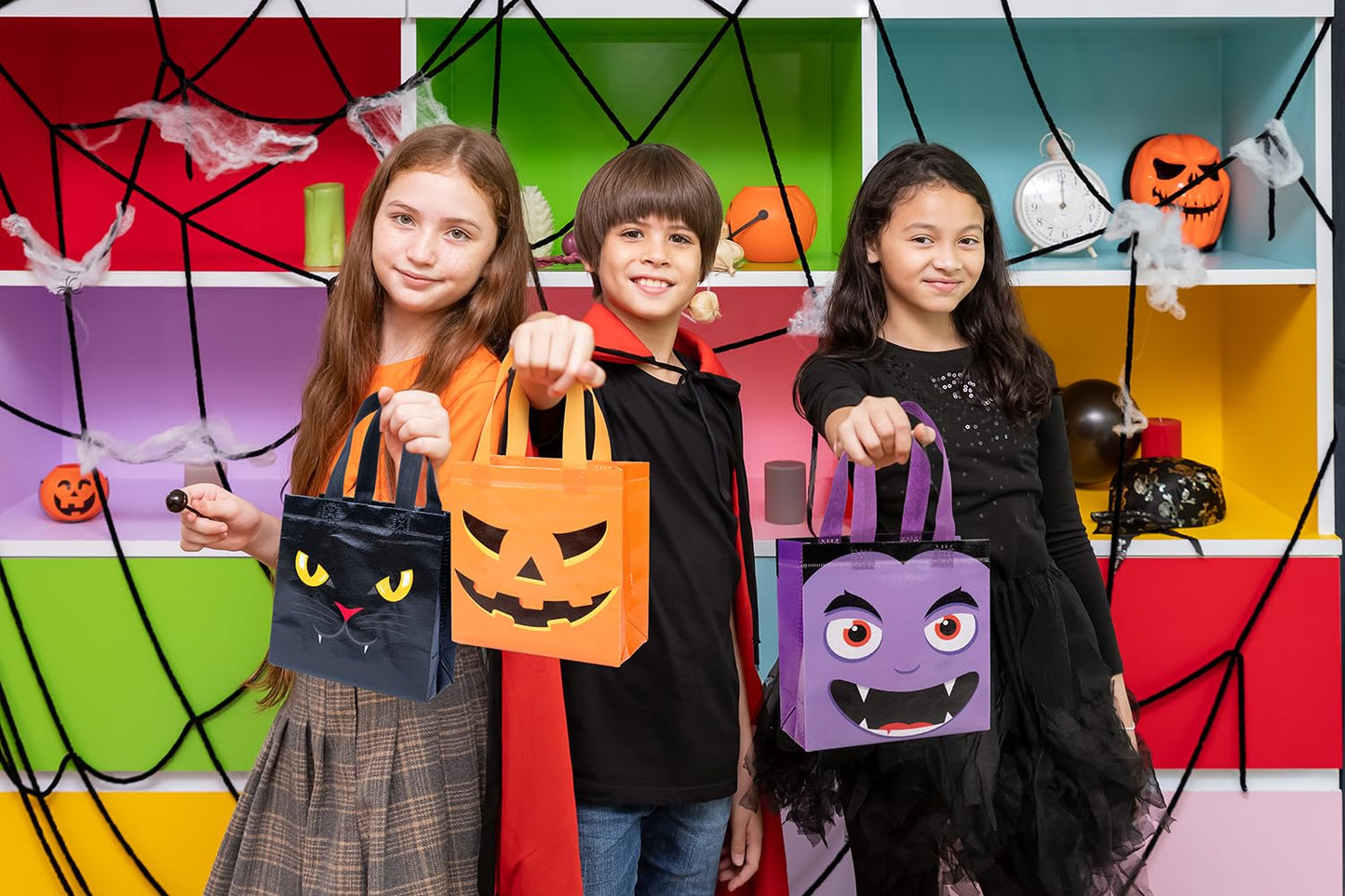 Jaywayang 16Pcs Halloween Trick or Treat Tote Bags with Handles ， Reusable Non-Woven Ghost Face Gift Bags for Adults Kids Gifts Wrapping, Party Supplies.