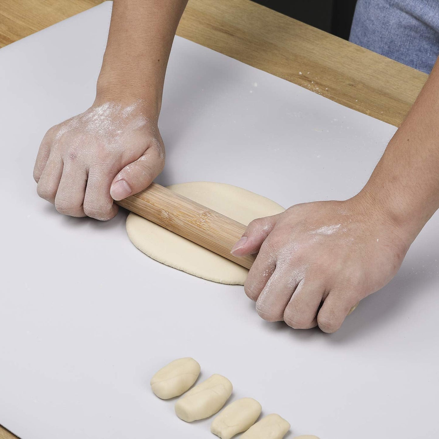 LONGFITE Extra Large Table Desk Mat Thick Silicone Place Mats Non Skid and Heatproof for Pastry Dough Rolling, Kids Craft Counter Top Protector (31.5 x15.7 inch)