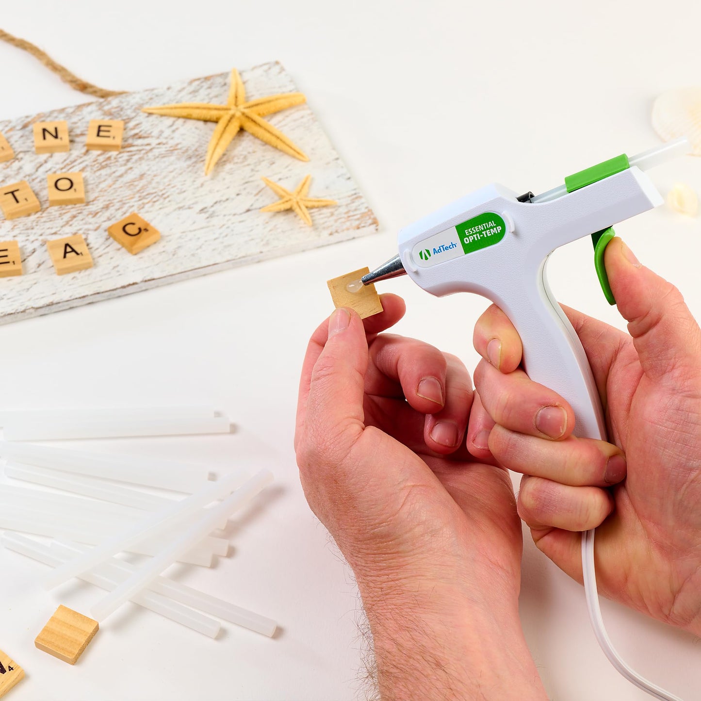 AdTech Artistick Hot Glue Sticks, Mini Size 4-Inch, White, 200 Count - Stringless Formula, Clean Precision Bond, Multi-Temp for Crafting & Repairs