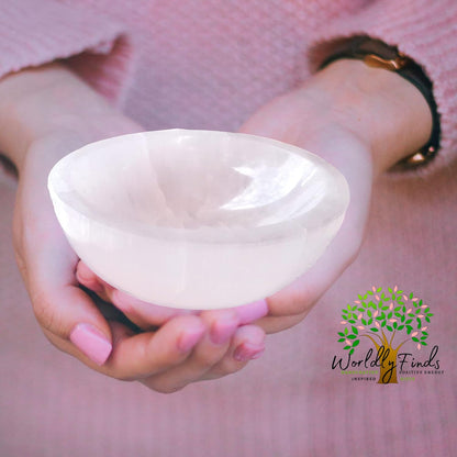 Worldly Finds Selenite Crystal Smudge Bowl, 4 Inch Hand-Carved Moroccan Crystal Holder for Charging and Cleansing