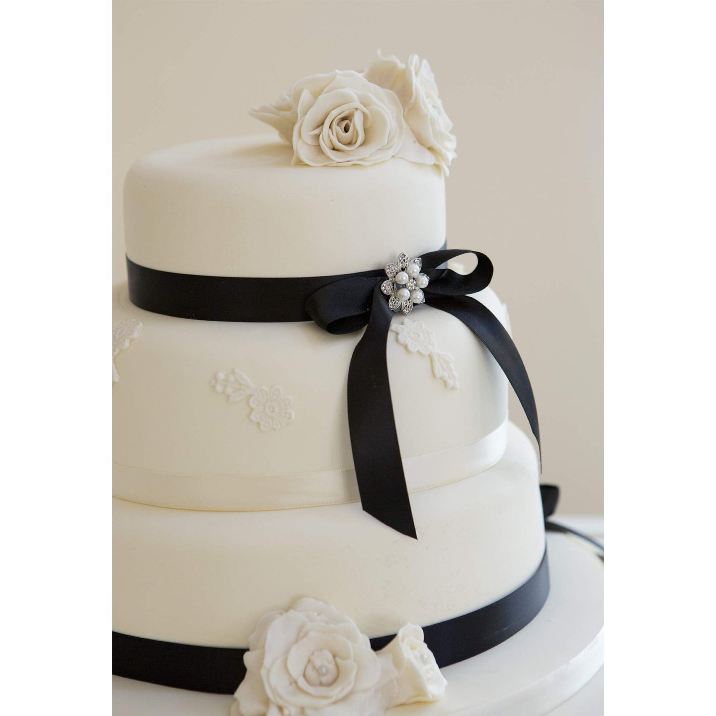 VATIN Double Face Black Satin Ribbon 5/8" Continuous 25 Yards,Black Polyester Fabric Ribbon use for Bows Bouquet, Gift Wrapping, Floral Arrangement Wedding Decoration