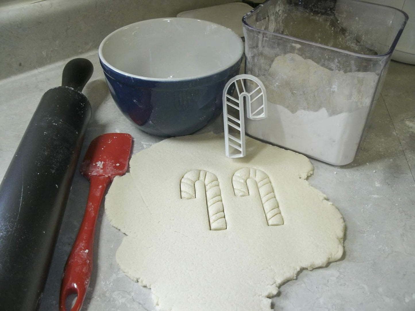 CANDY CANE CHRISTMAS HOLIDAY COOKIE CUTTER, MADE IN USA PR275
