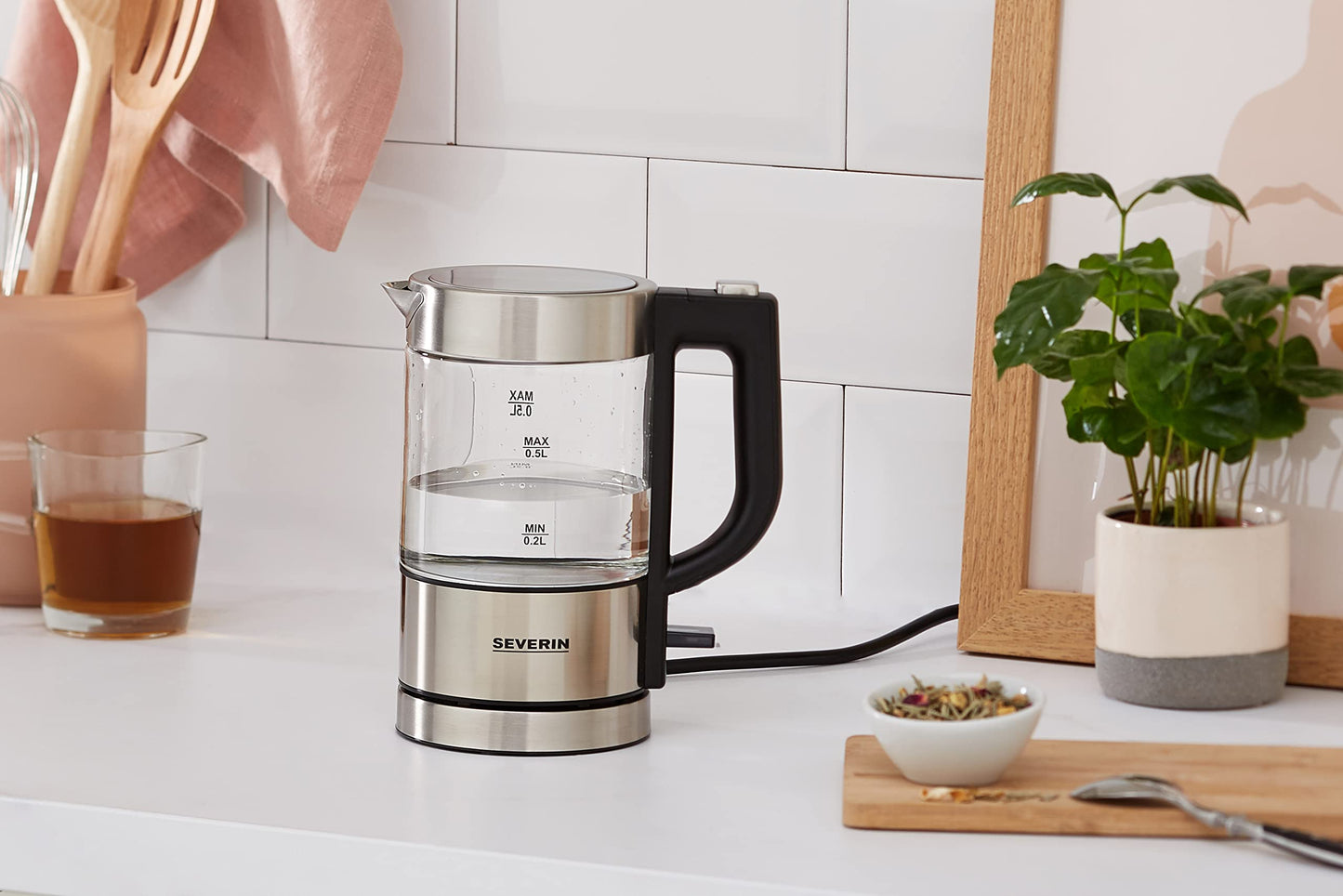 SEVERIN Mini Glass Kettle 0.5 L, Powerful and Compact in High-Quality Design, Electric Kettle with Limescale Filter, Stainless Steel/Black, WK 3472