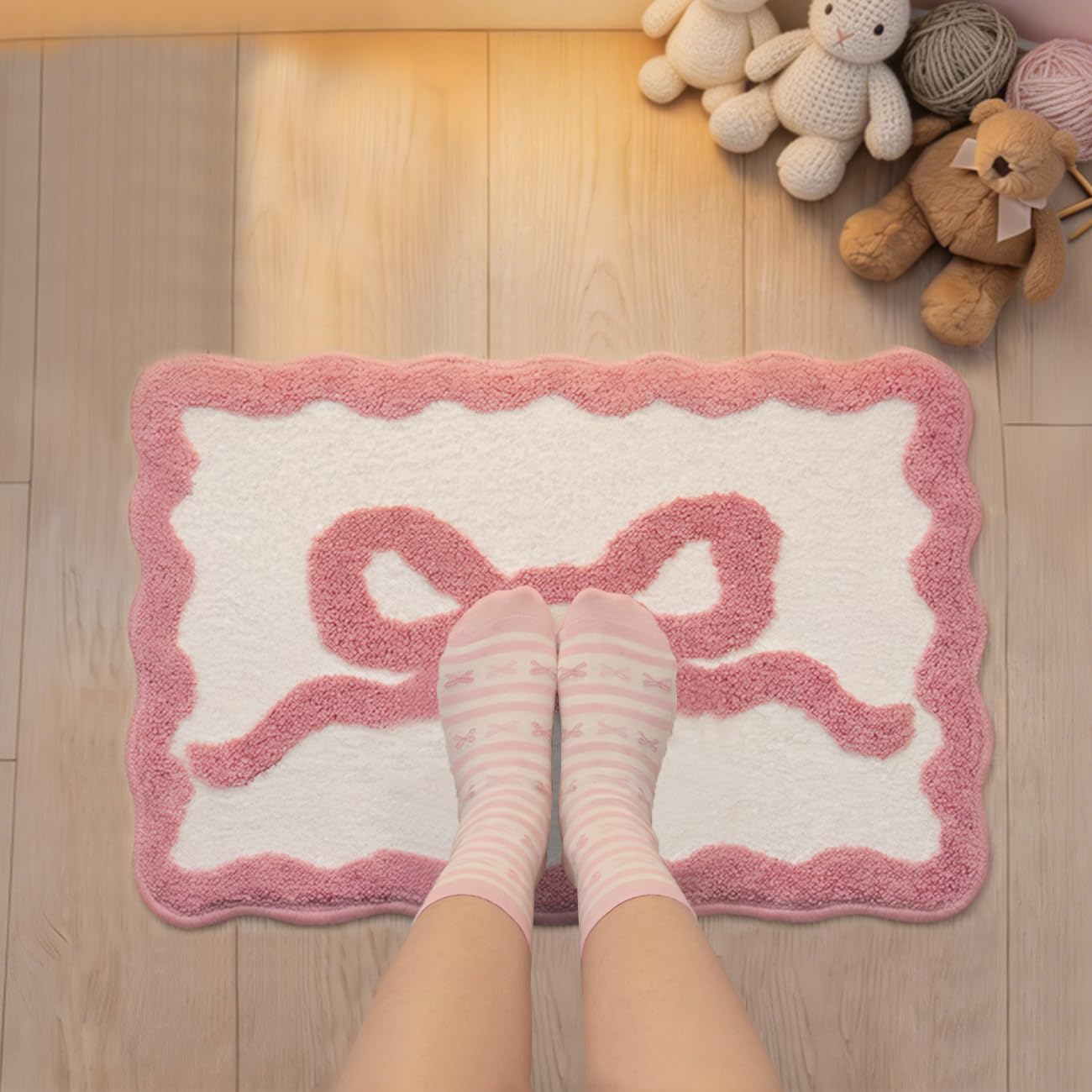 ASTRAG Pink Bow Bath Mat - Scalloped Bow Bathroom Rug Coquette Room Decor Microfiber Bath Mat Water Absorbent Non Slip Shower Carpet Valentines Day Girls Bedroom Aesthetic Preppy Rug (Pink,20" x 32")
