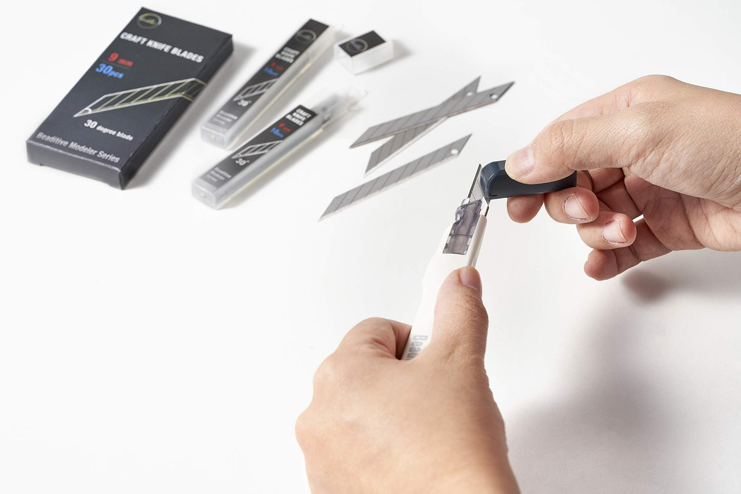 Beaditive High Precision Detail Craft Knife With 30 blades - 30 Degree Blade Utility Knife - Art, Craft, Model Making