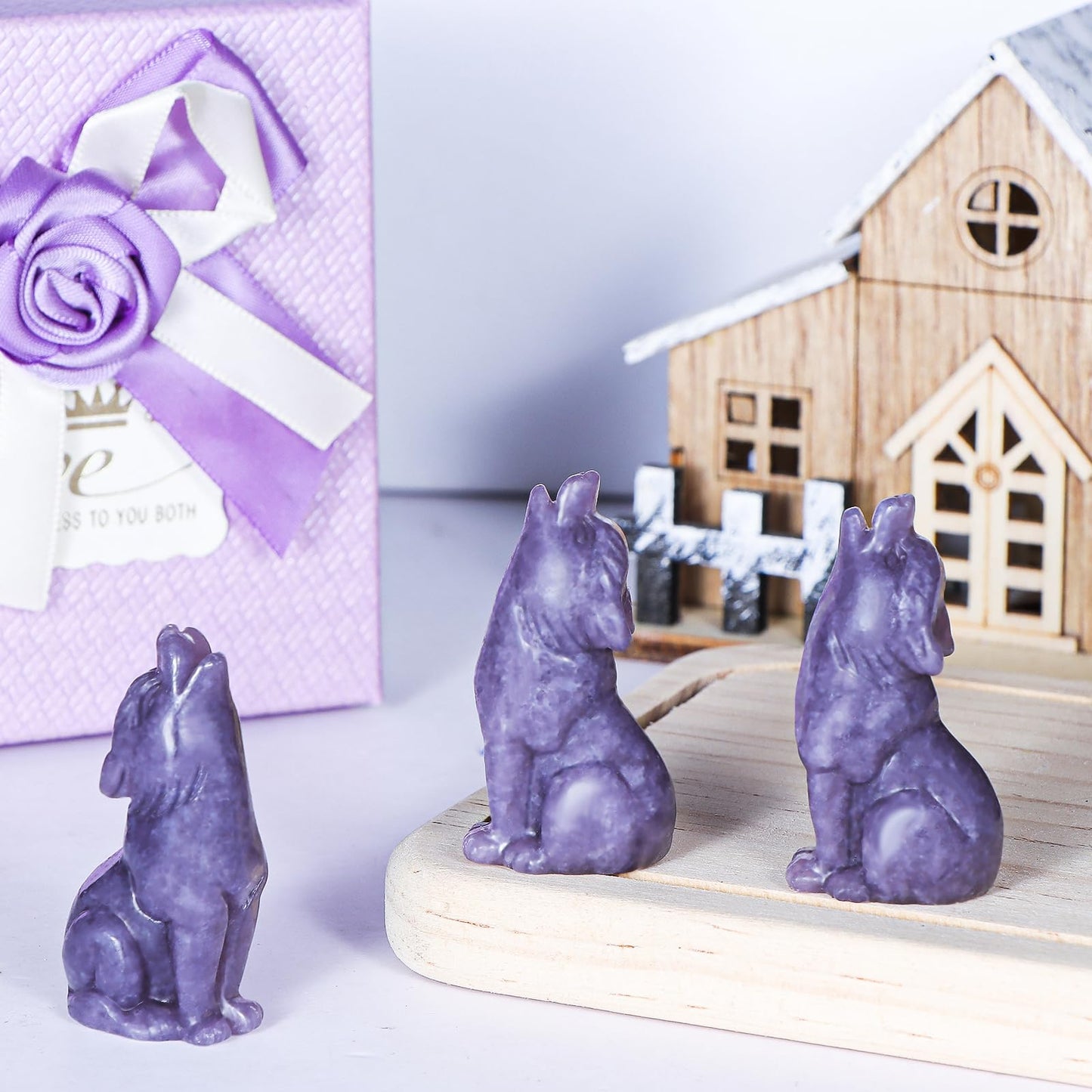 Artistone Crystal Wolf Statue, 2" Hand Carved Healing Wolves Decor for Home Office Ornament Gemstone Pocket Animal Figurine with Gift Case for Men,Women (Purple Lepidolite)