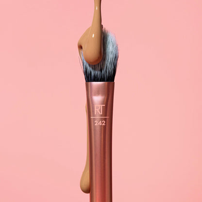 Real Techniques Matte & Merry Ultimate Blending 4 Piece Holiday Gift Set, Foundation Makeup Sponge, Dual-Sided Powder Puff, & 2 Makeup Brushes, Kitten Paw Brush, Stocking Stuffer, Limited Edition