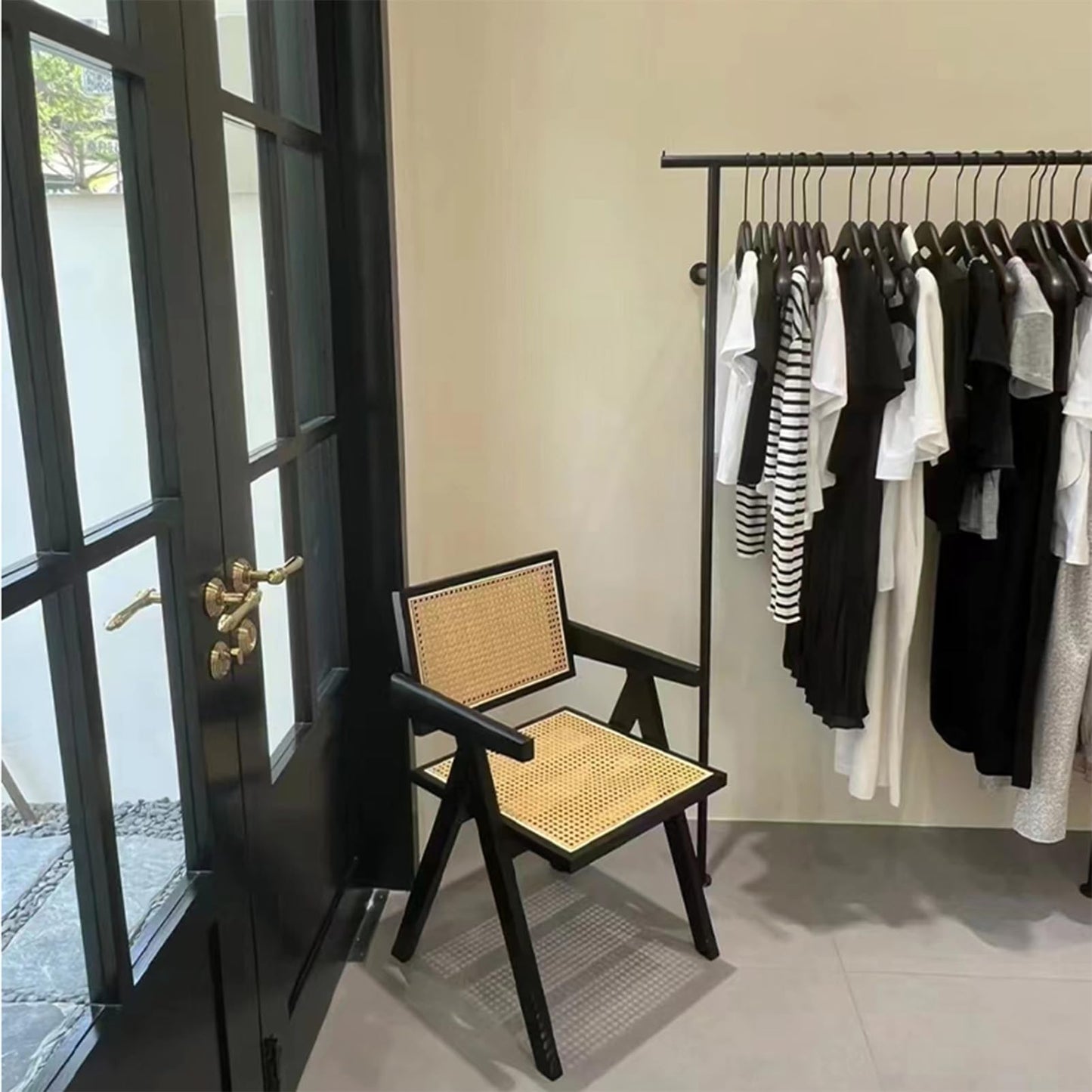 RJYYYDS Black Wall Mounted Garment Rack with Creative Metal Clothing Store Display Stands Heavy Duty Commercial Boutique Clothes Shelf for Home Cloakroom Towel STO,A-Length 300cm
