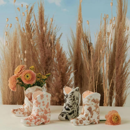 Paddywax Nashville Cowboy Boot Candle Collection Scented Soy Wax in Ceramic Vessel, Home Décor Candle for Living Room, Bedroom & Office, Western Inspired, 6 oz, Desert Peach