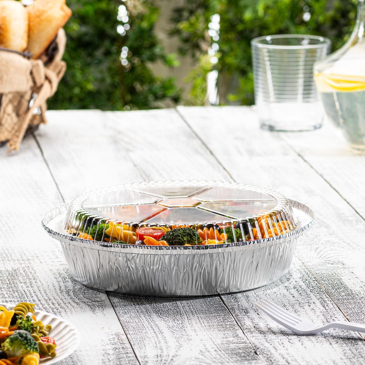GUSTO [50 Count] 9 Inch Disposable Round Aluminum Foil Pans with Clear Plastic Dome Lids for Baking & Cooking
