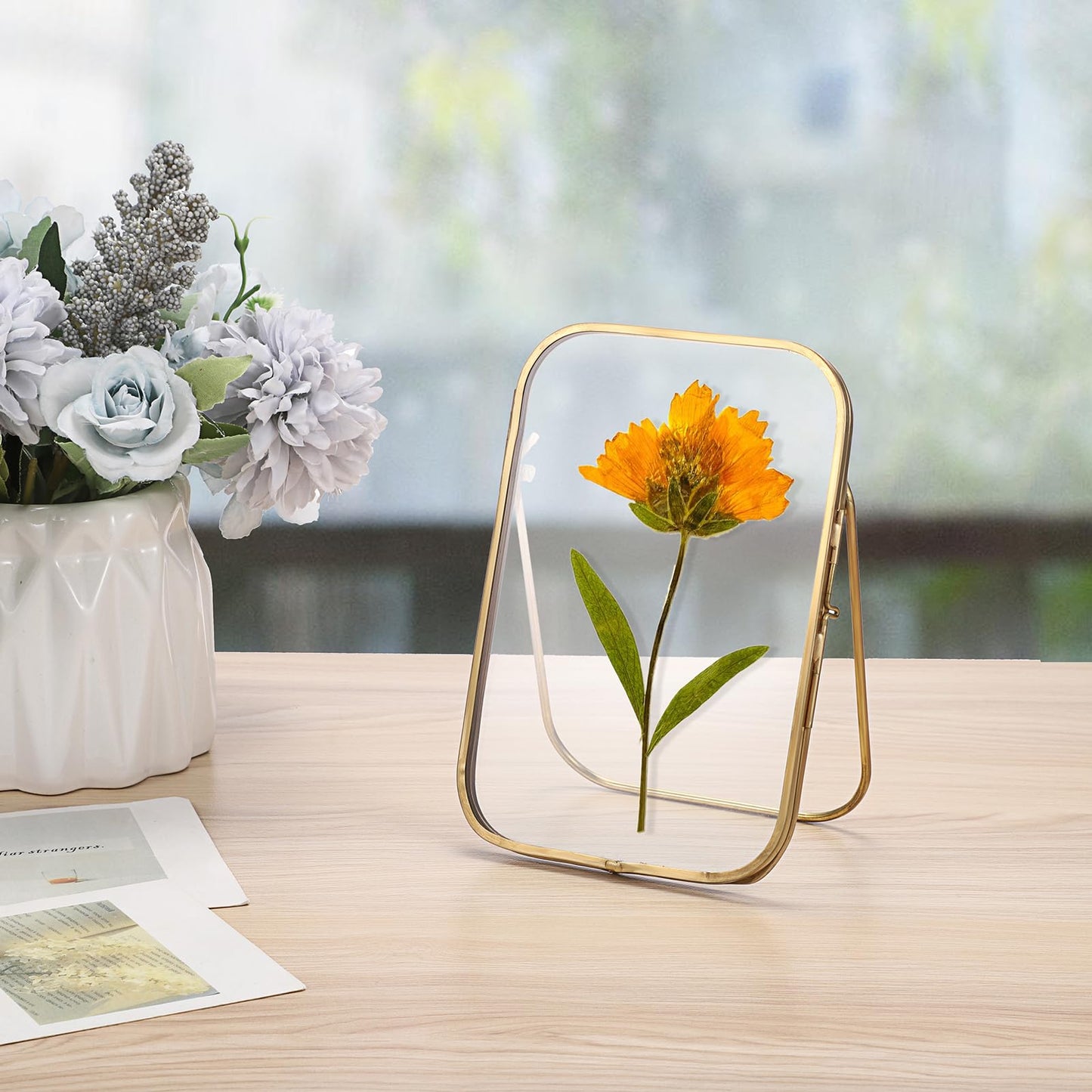 JUXYES Tabletop Double Glass Brass Frames for Pressed Flowers, Double Sided Glass Frame Gold Floating Artwork Display Frames for Photo, Picture, Dried Pressed Flower, etc, 4x6 Inches