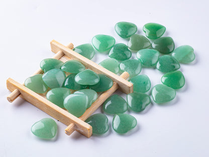 30 PCS Heart Green Aventurine Crystals Natural Polished Green Aventurine Stone Heart Love Carved Healing Crystal Worry Stone