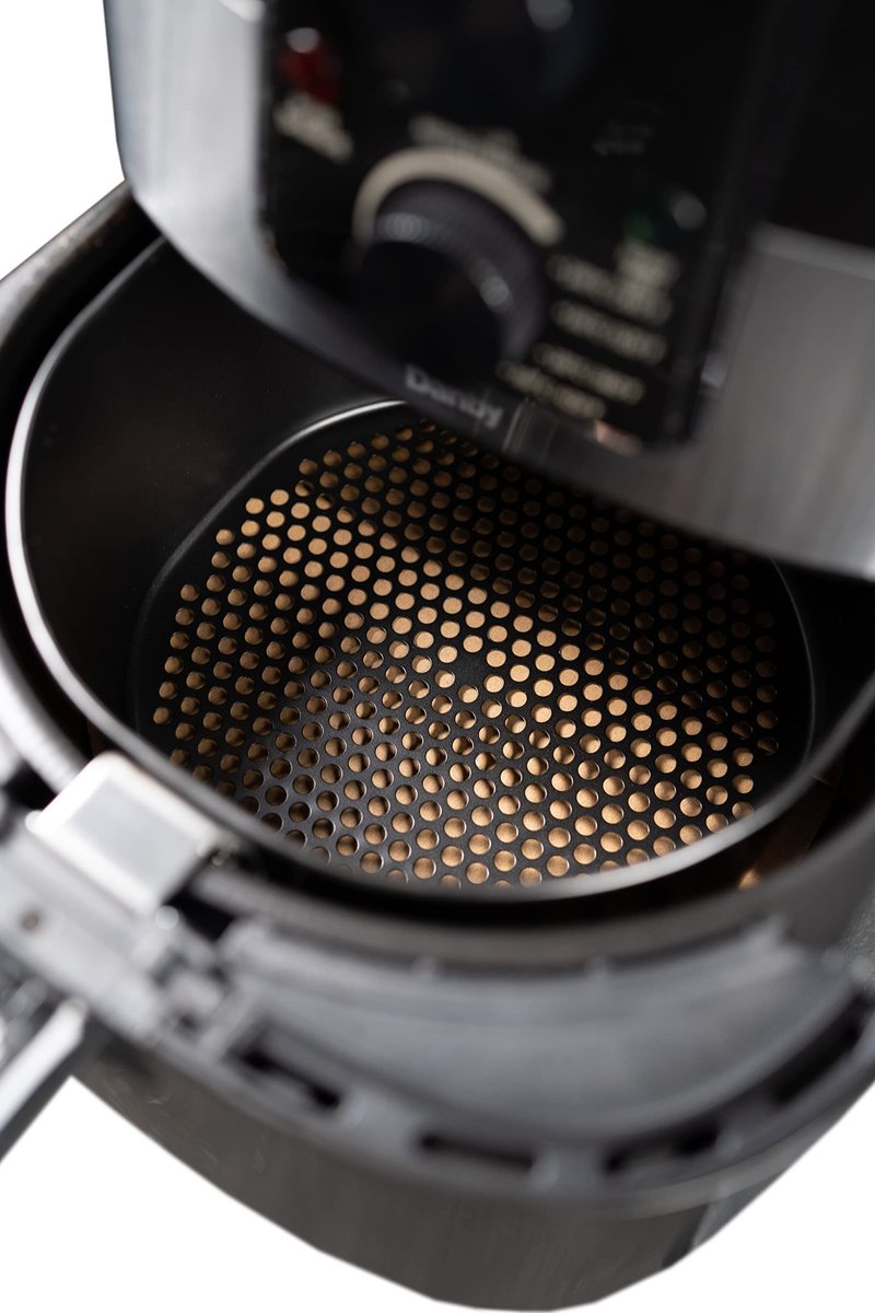 Danby DBAF03224BD11 3.2 Qt./3.5 L Air Fryer in Black with Timer, Adjustable Temperature, and Removeable Basket