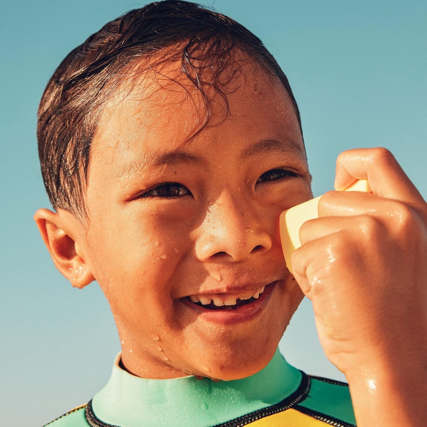 Sun Bum Kids SPF 50 Clear Face Stick Sunscreen - Wet or Dry Skin Application Broad Spectrum Sunscreen with Vitamin E - Hawaii 104 Act Compliant (Without Octinoxate & Oxybenzone) - Travel Size 0.53 oz