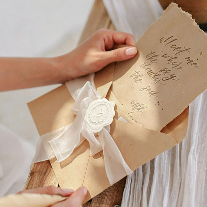 FYSUIMU 100 Pcs Wedding Stickers Embossed Envelope Seals Cream White Heart Self-Adhesive Label Decals for Invitation Greeting Card Party Favor Decor