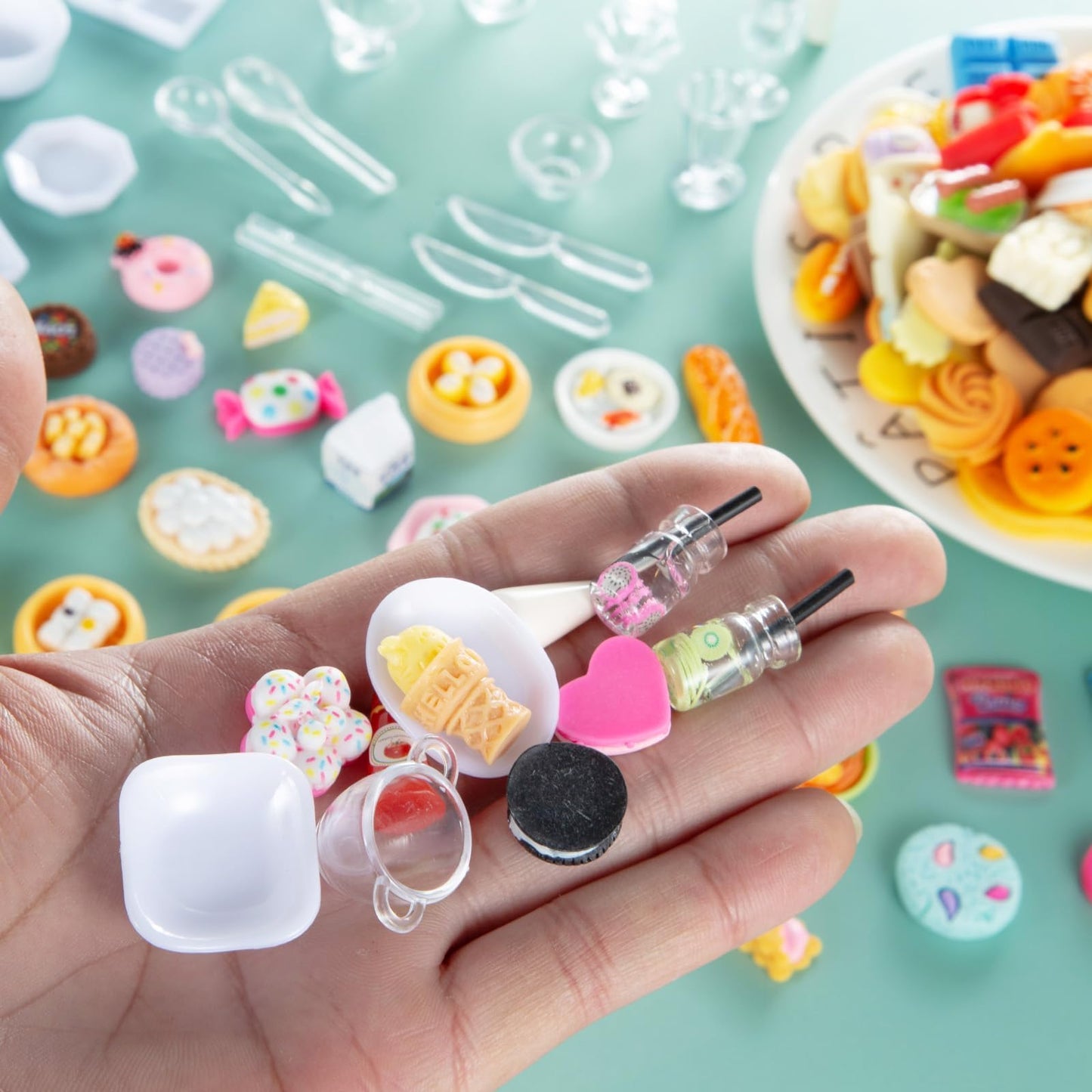 Diinokiy 200Pcs Dollhouse Miniature Food Drinks Bottle Cooking Toys Kitchen Accessories Mini Play Fake Resin Pretend Game Party Tableware Bread Cake Ice Cream 1/12 Doll House Landscape