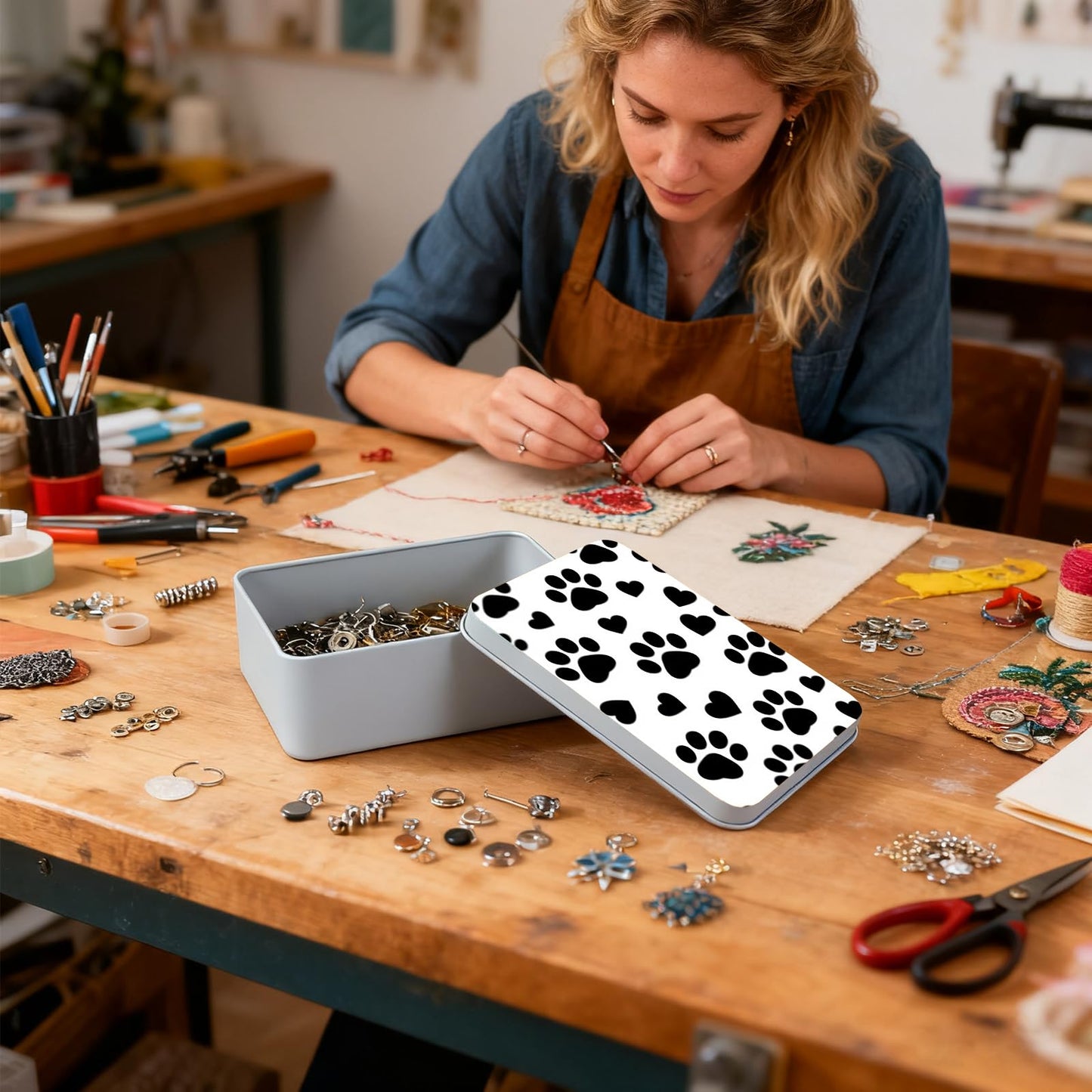 VOGDMKJG Large Metal Tins Box-7.1” x4.7”x2“ Rectangular Empty Storage Box With Lid Decorative Organizer Storage Tin Case For Office/Cookie/Candy/Jewelry/Photo/Letter Black Dog Paw