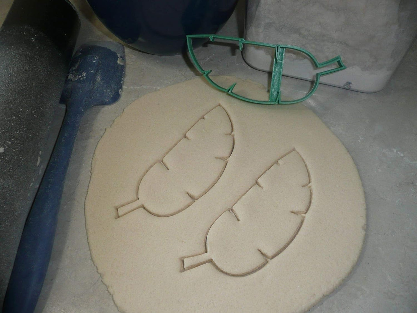 BANANA LEAF OUTLINE TROPICAL PLANT LEAVES COOKIE CUTTER MADE IN USA PR3761