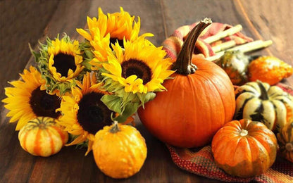 96Pcs Halloween Artificial Pumpkin and Gourd Maple Leaf Sunflower Red Fruit Pine Cone Acorn Harvest Mixed Small Fake Pumpkin Thanksgiving Halloween Party Decoration