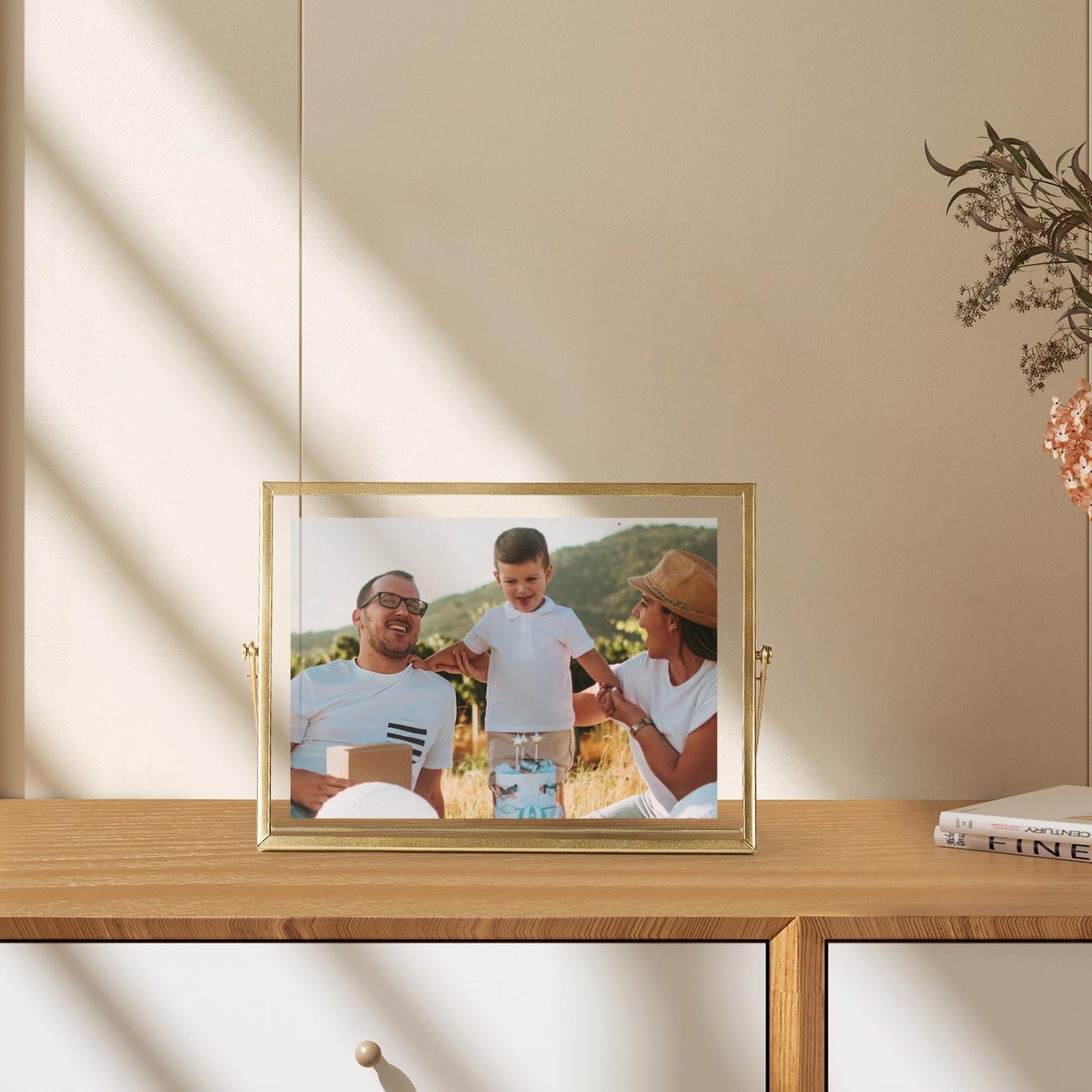 AceList 7x9 Picture Frame Set of 2 for 5x7 Picture - Gold Metal Floating Photo Frame with Glass Cover - 7x9 Frame Gold Picture Frame - Floating Frame for Tabletop Display Horizontally