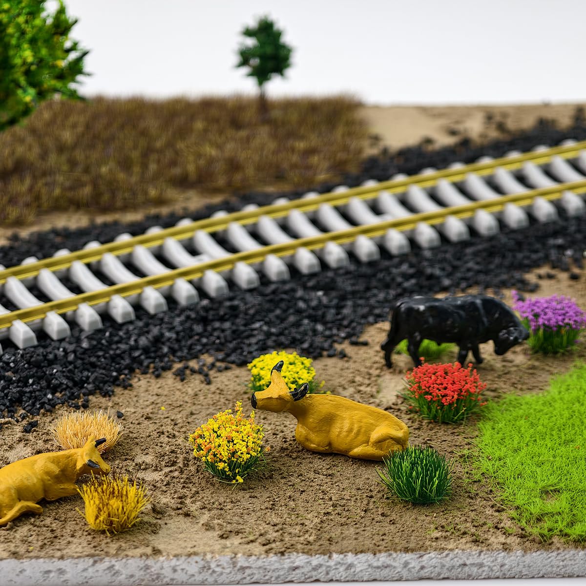 140Pcs DIY Miniature Colorful Flower Cluster Self Adhesive Flower Vegetation Groups Static Grass Tufts for Train Landscape Railroad Scenery Sand Military Layout Model Miniature Bases and Dioramas