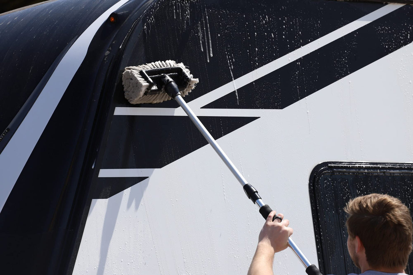 303 Products RV Wash & Seal - Clean, Streak-Free Finish, pH Neutral with High Foaming Formula, Provides A Deep Gloss Finish on RVs, Campers, Pop-ups, and Motorhomes, 1 Gallon (30240)