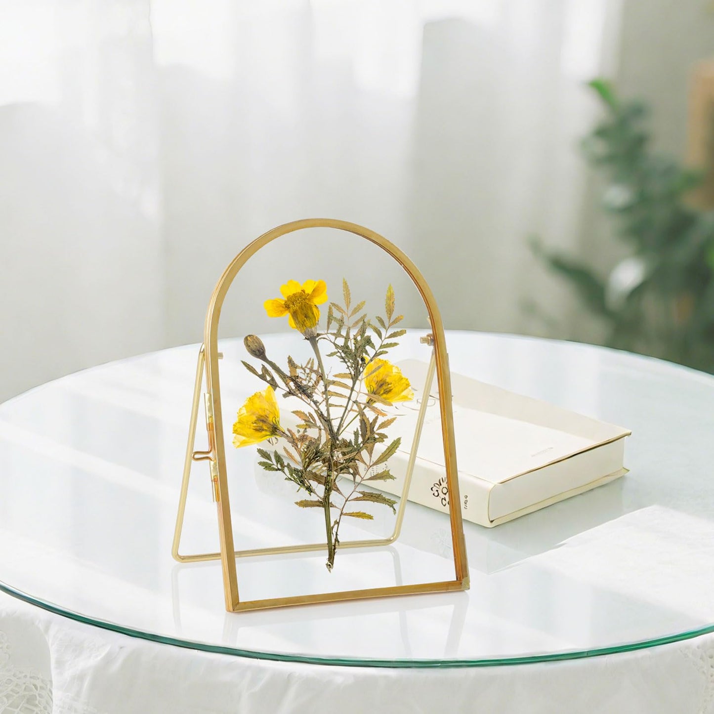 Himitimi Double Glass Frame for Pressed Flowers, 6x8 Inch Handmade Pressed Flower Frame Metal Floating Picture Frame for Tabletop Display DIY Artwork Home Decor(Arched, Gold)