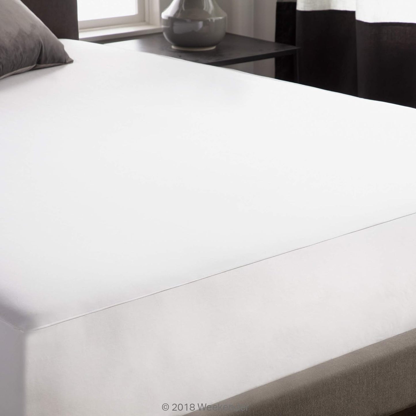 WEEKENDER Premium Commercial-Grade Waterproof Mattress Protector, Full XL, High Heat Dryer Proof, White