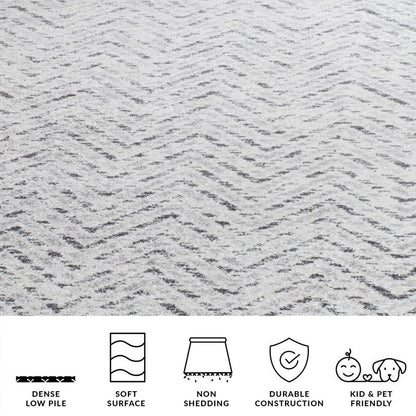 SAFAVIEH Adirondack Collection 8' Round Ivory/Charcoal ADR104N Chevron Non-Shedding Area Rug