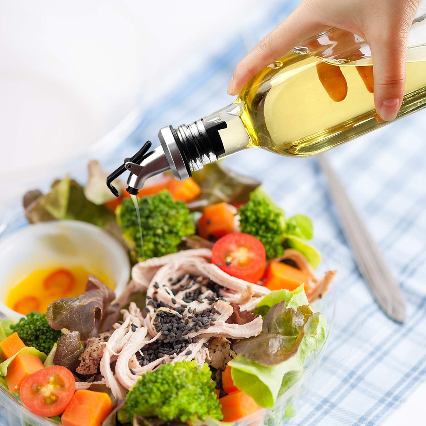 BAKHUK 4 Pack 17oz Olive Oil Dispenser Bottles, 500ml Clear Glass Vinegar Cruet with Pourers and Funnel for Kitchen
