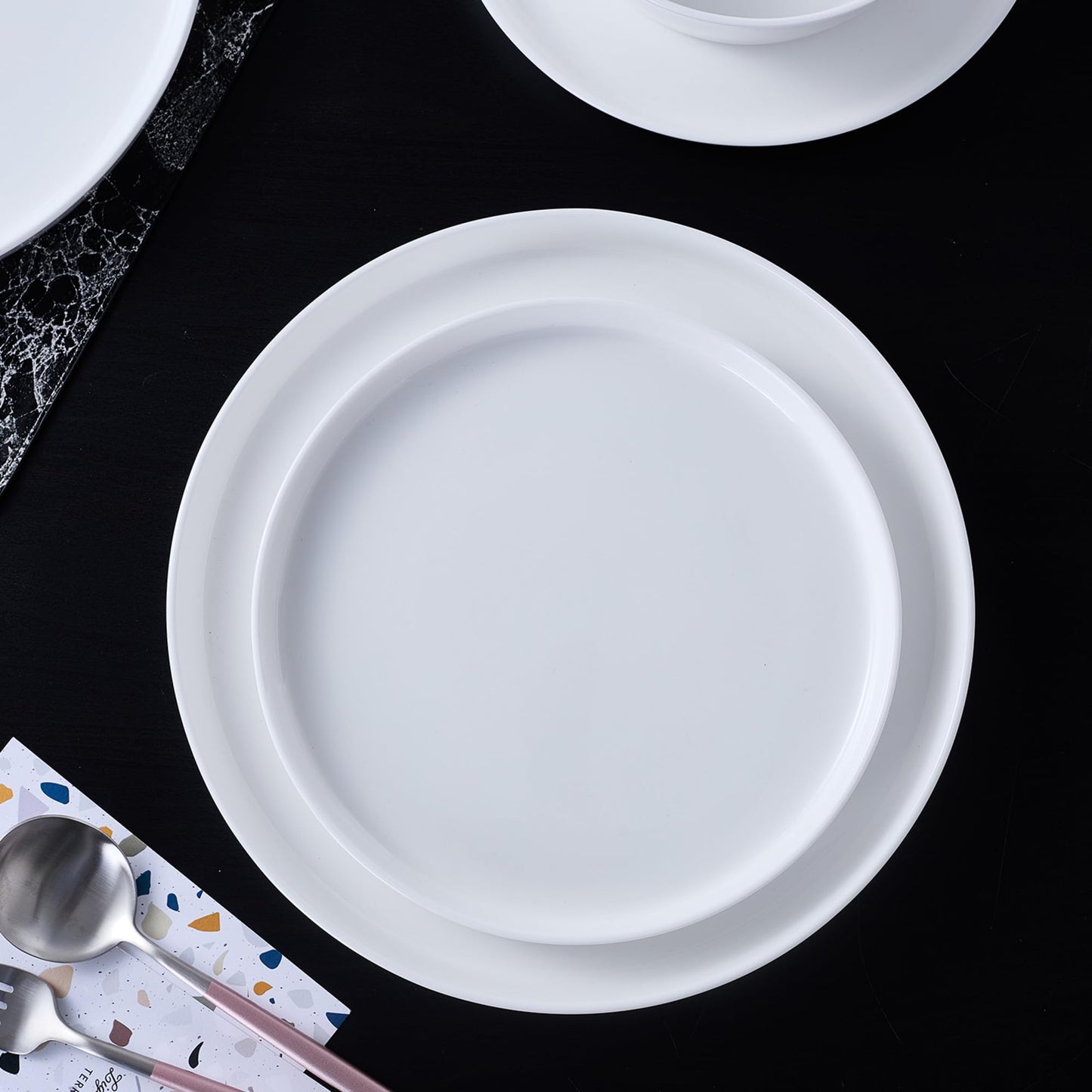 Stone Lain Madeline Formal Bone China Dinnerware Set 32 Piece Service for 8, White