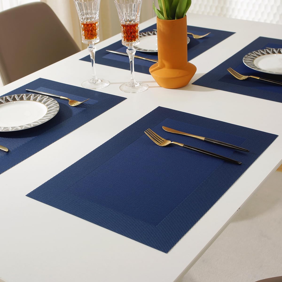 Vinyl Placemats Set of 4, Washable Heat-Resistant Table Mats for Dining Table, Easy Clean Plastic (Blue)
